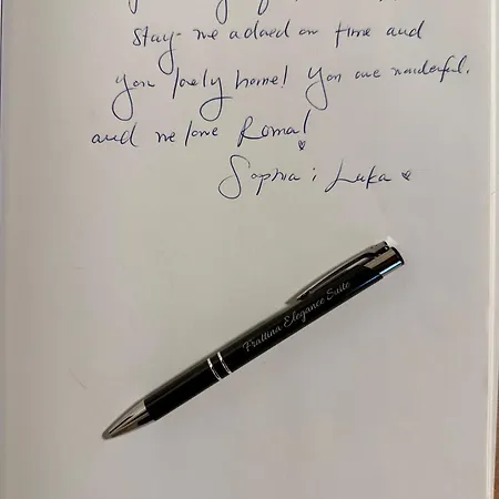 Frattina Elegance شقة *